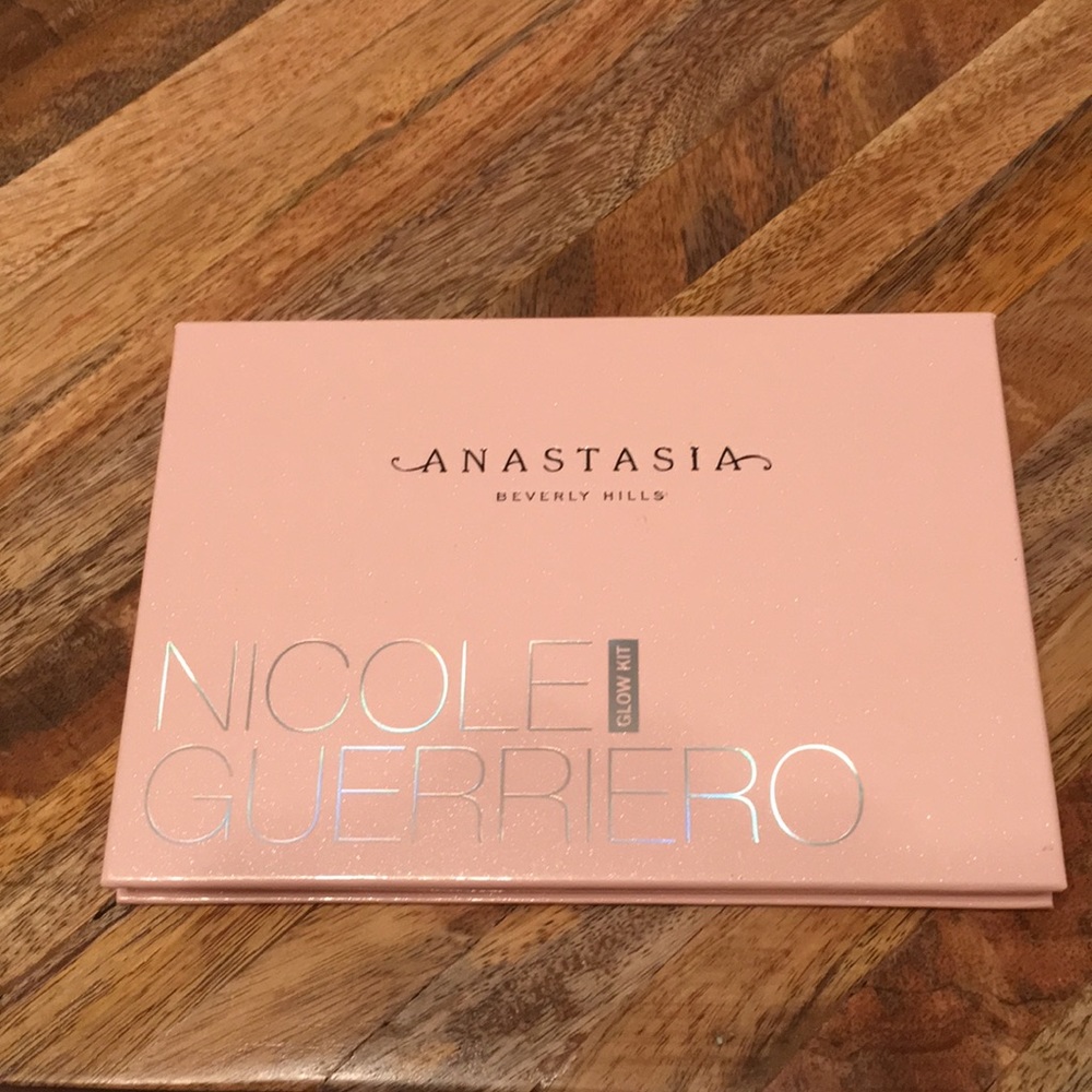 Authentic Anastasia B.H Highlighter